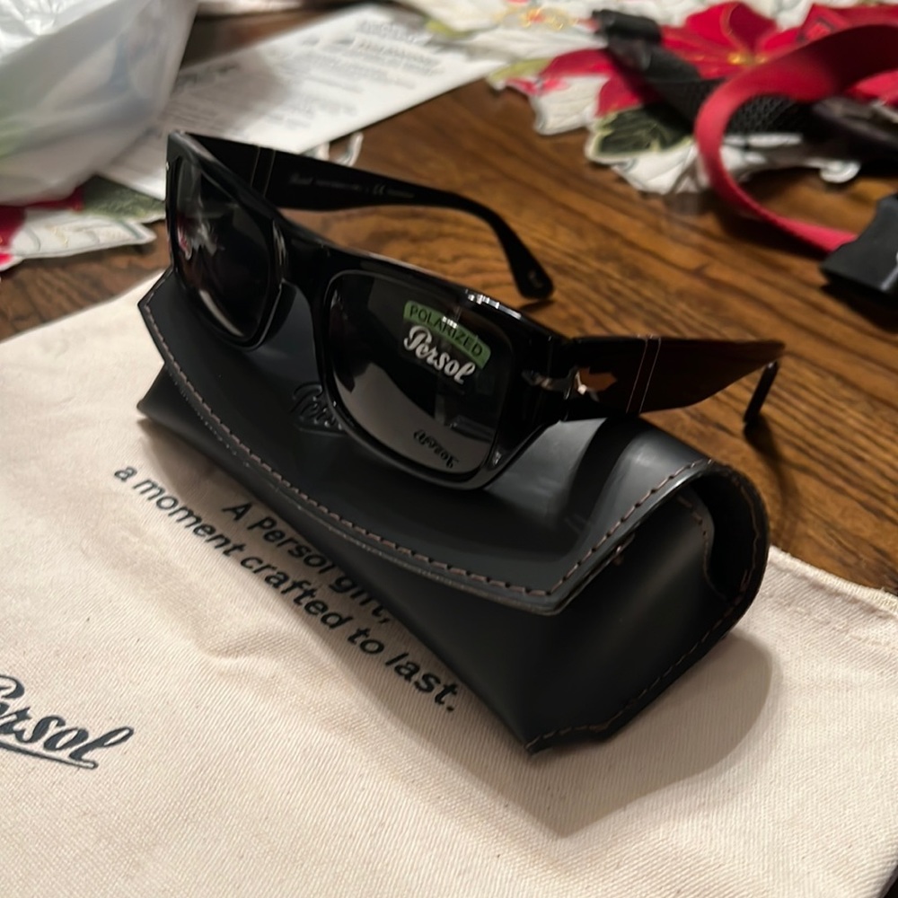 Persol sun glasses model3268S